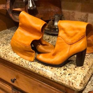 31/2 inch heels.16inch creamy leather on your legs.great to walk in boots.